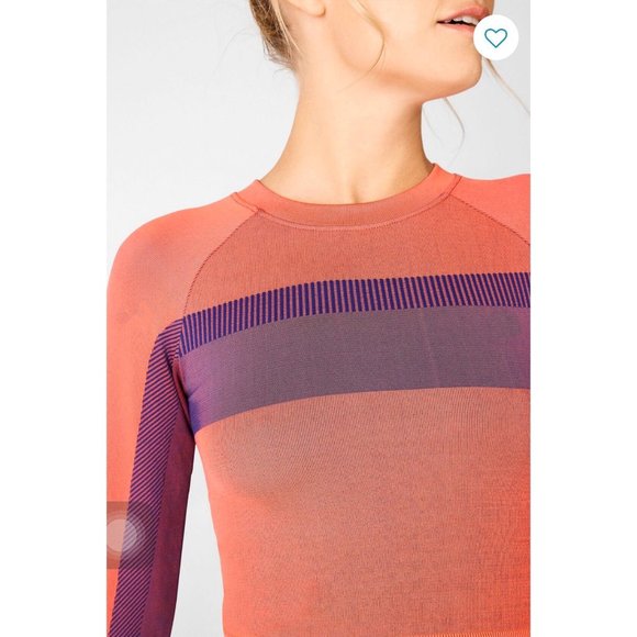 Fabletics | Cropped Seamless Long Sleeve - Picture 2 of 3